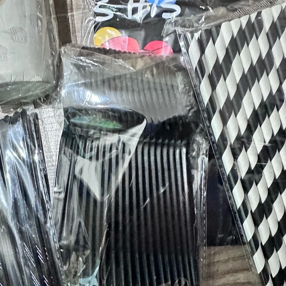 Friends TV Show Party Supplies Set - Black and White 20 guest